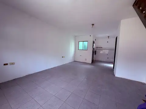 Depto Tipo Casa en Alquiler de 2 dormitorios