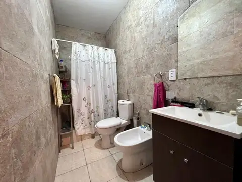 Depto Tipo Casa en Venta en Santos Lugares, USD 67.000