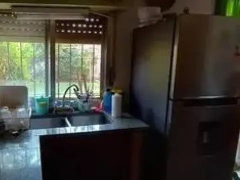 Casa en venta - 2 Dormitorios 2 Baños - Cochera - 237Mts2 - Quilmes