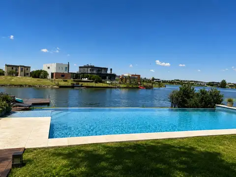 Casa en Alquiler de 4 dormitorios