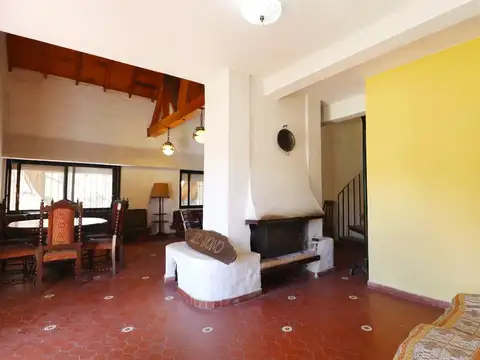 Casa 4 ambientes con 3 baños