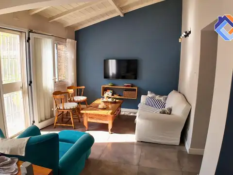 Casa 4 ambientes con 2 baños