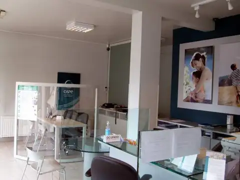 Impecable local de 80m2 a metros de calle Mitre y Onelli. Ideal oficina comercial