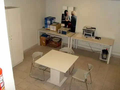 Impecable local de 80m2 a metros de calle Mitre y Onelli. Ideal oficina comercial