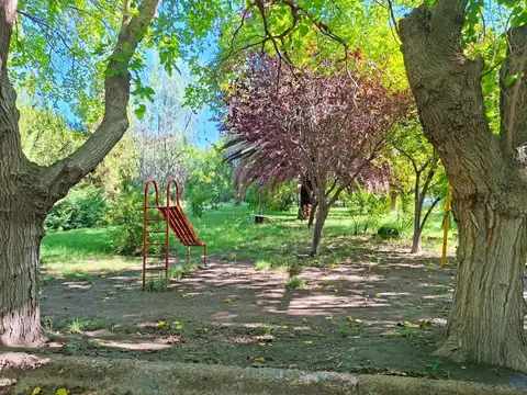 Casa 8 ambientes con 4 baños