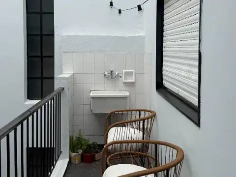 Departamento de 2 ambientes con balcon corrido- Recoleta