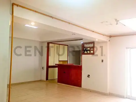 ALQUILER COMERCIAL - PROFESIONAL sobre Avenida 7