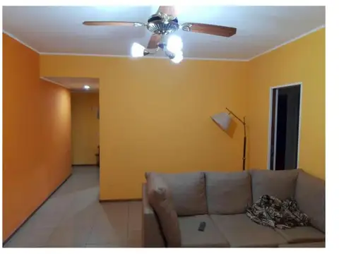 (P/CENTENARIO) 3AMB/POSIBLE COCHERA,M/BUEN ESTADO UBICACION