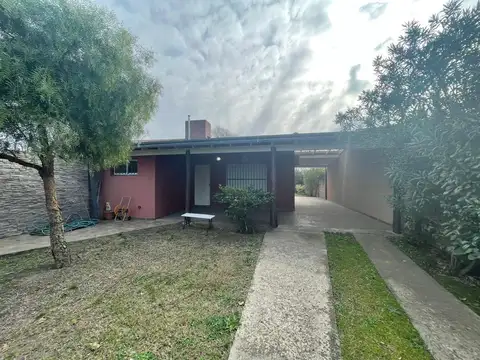 Casa 3 ambientes con 2 baños