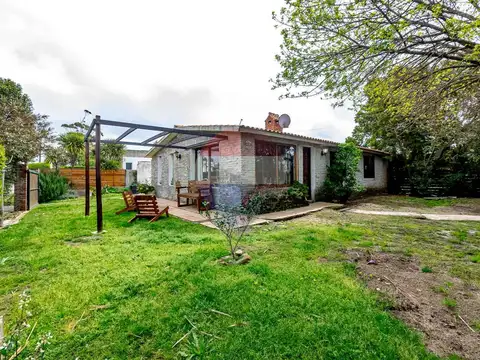 Casa en esquina, padrón único, 3 dorm, Lagomar Sur