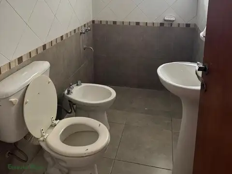 Depto Tipo Casa en Alquiler en Trenque Lauquen, $ 820.000