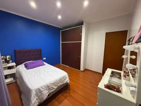 Depto Tipo Casa 4 ambientes con 2 baños