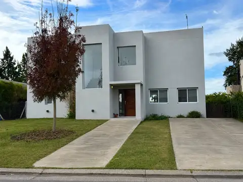 Venta casa Barrio San Matías Área 5, 4 ambientes