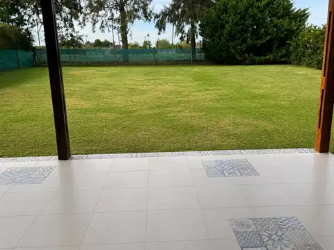 Casa 4 ambientes con 3 baños