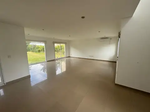 Venta casa Barrio San Matías Área 5, 4 ambientes