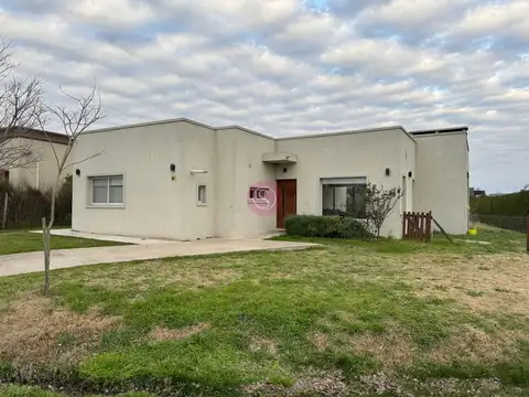 Casa  en Venta en San Ramiro, Pilar del Este, Pilar