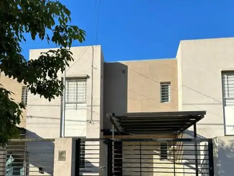 ALQUILER CASA DE 3 DORMITORIOS