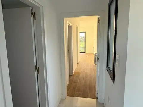 Casa en Venta con 4 cocheras