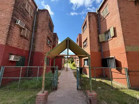 Departamento Planta Baja en  Barrio San Geronimo