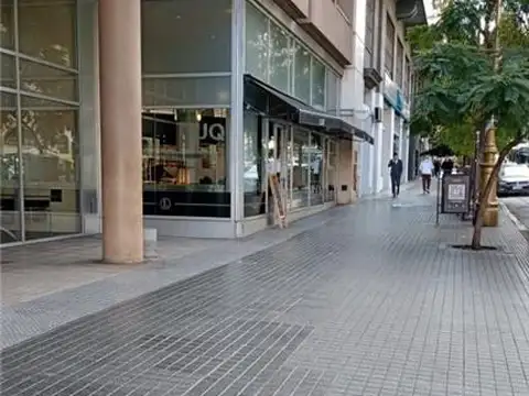 Avenida Presidente Julio A. Roca 700, Piso 1