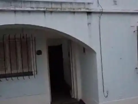 Casa en venta - 2 Dormitorios 1 Baño - José Marmol