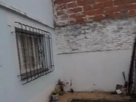 Casa en venta - 2 Dormitorios 1 Baño - José Marmol