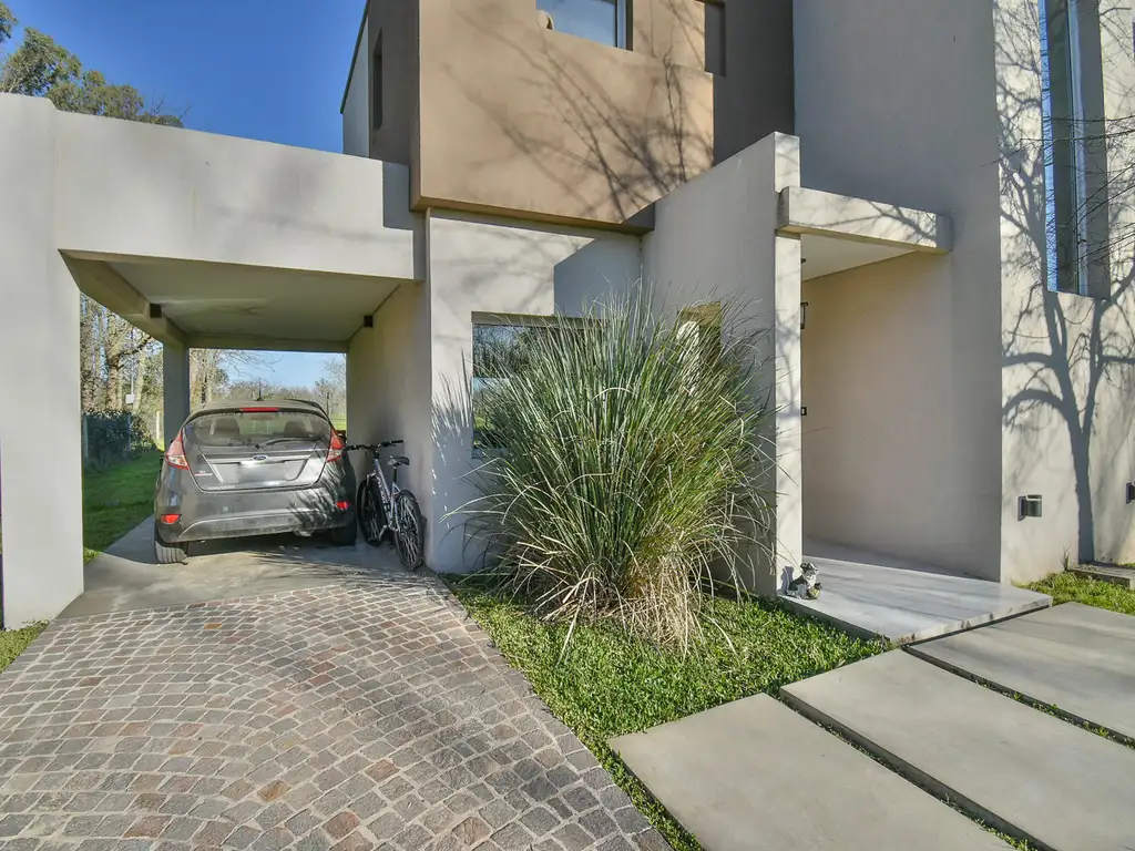 Casa en Venta con cochera