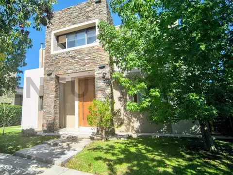 Casa en Venta en Countries y Barrios Cerrados en Guaymallen, USD 390.000