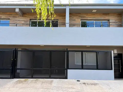 Posadas al 600, Pilar