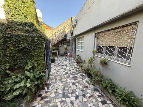 Depto Tipo Casa 3 ambientes con 2 baños