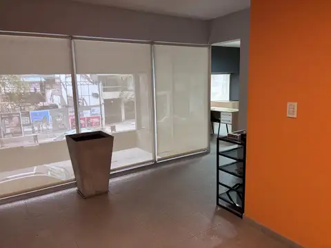 Oficina 4 ambientes con 2 baños