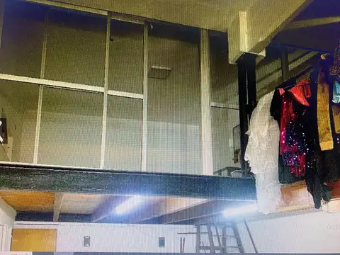 Local en Venta Via Púb.