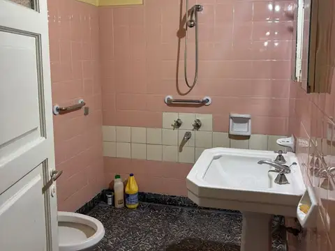 Casa 5 ambientes con 1 baño