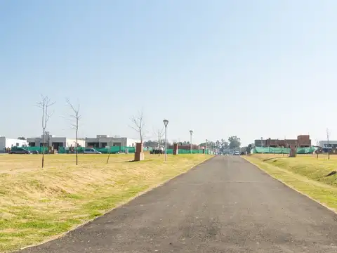 Terreno en Venta 10  mts Fondo