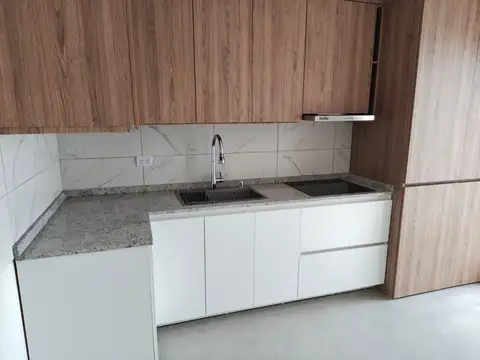 MODERNA CASA  Lavalle al 2000 Totalmente restaurada