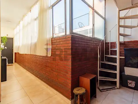 Depto Tipo Casa en Venta 80 años