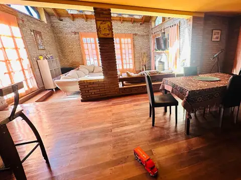 Casa en Venta en Chacras De Coria, USD 350.000