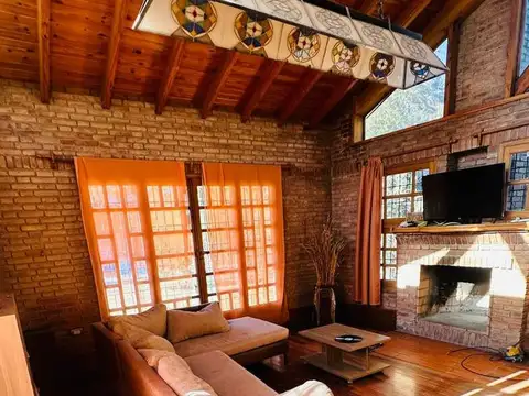 Casa en  venta en Barrio Cremaschi calle Los Aromos, Chacras de Coria