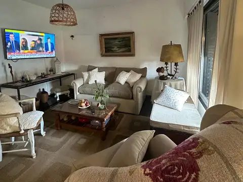 Casa 5 ambientes con 1 baño