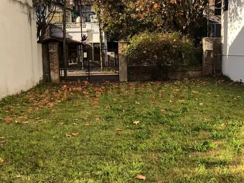 Lote de 300 m2 en Villa Maipú, ideal desarrollo. Permuta