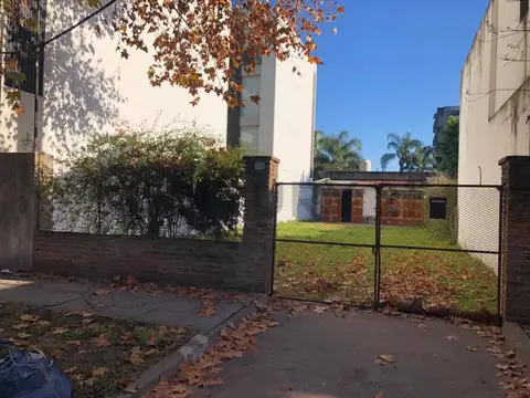 Lote de 300 m2 en Villa Maipú, ideal desarrollo. Permuta