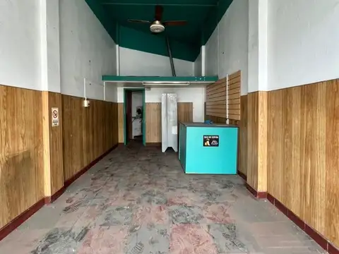 *VENTA IMPORTANTE INMUEBLE COMERCIAL *COMPUESTO POR 5 LOCALES  *SUP. TOTAL 180 MTS2 *LOTE PROPIO