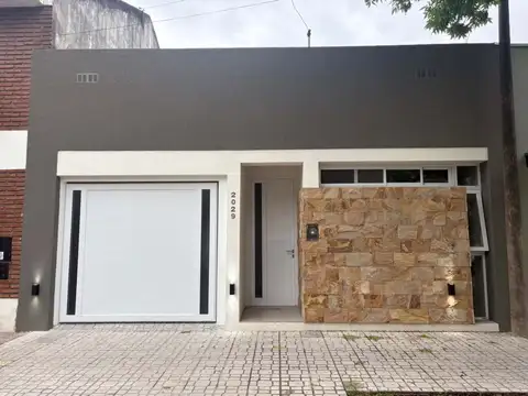 Venta de casa pleno centro a estrenar
