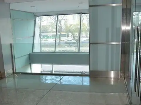 Oficina en Alquiler con 48 cocheras