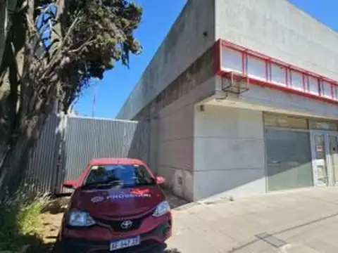 Excelente local en Campana, Zárate