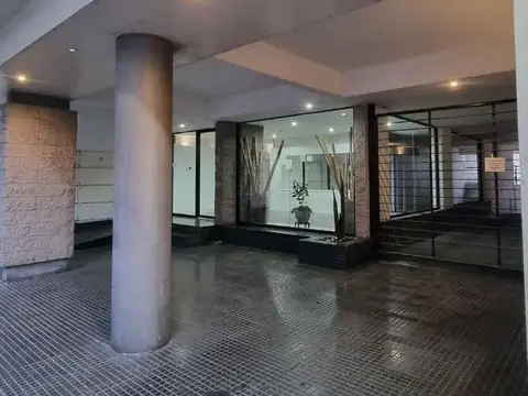 VENTA DPTO 1 AMB ZONA LA PERLA CON COCHERA.