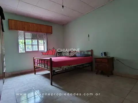 Casa de 2 dormitorios sobre amplio lote de 408 m² en Navarro