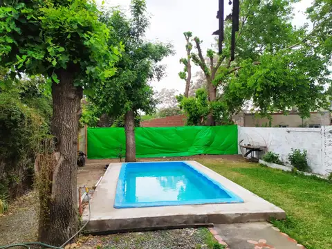 Casa 6 ambientes con 2 baños