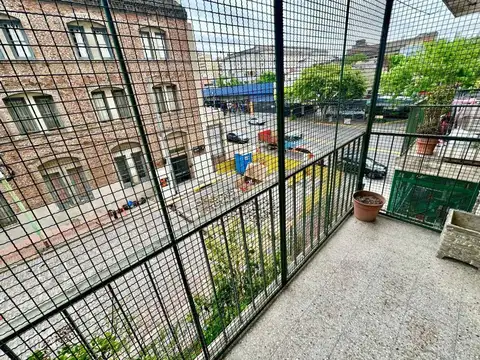VENTA DPTO 3 AMB CONSTITUCION BALCON