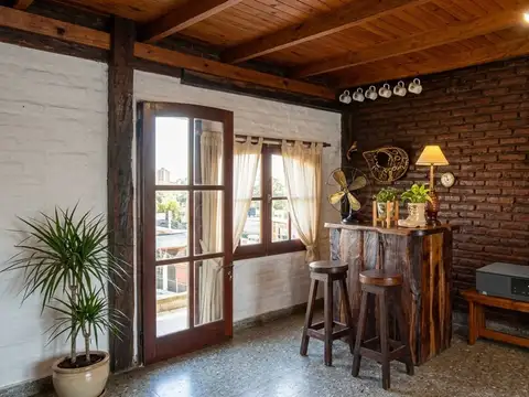 CASA  CON PILETA PARQUE , PARRILLA ,Y ALTILLO
